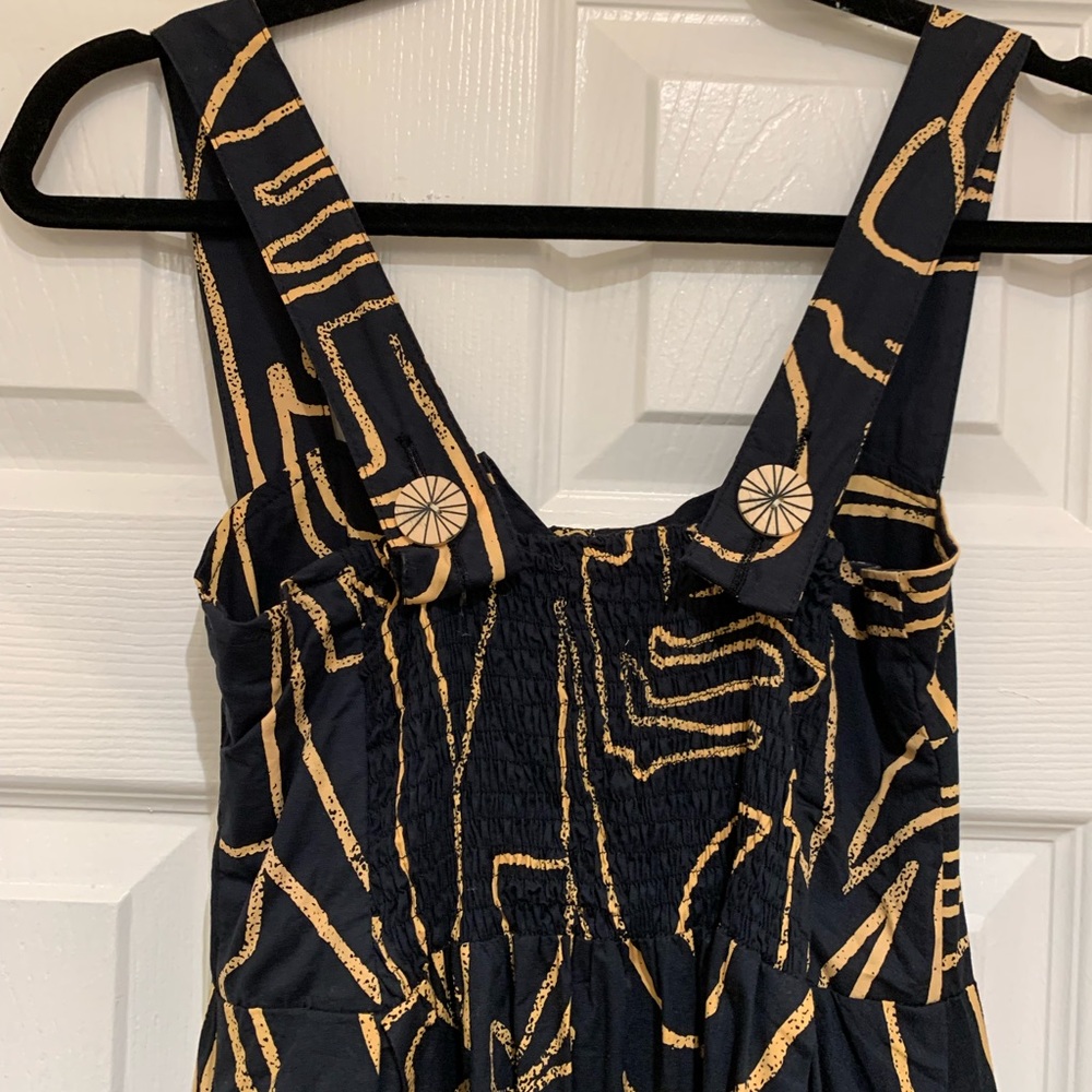 Black Bel Kazan Janie Dress with Gold Abstract Print - Picture 5 of 7